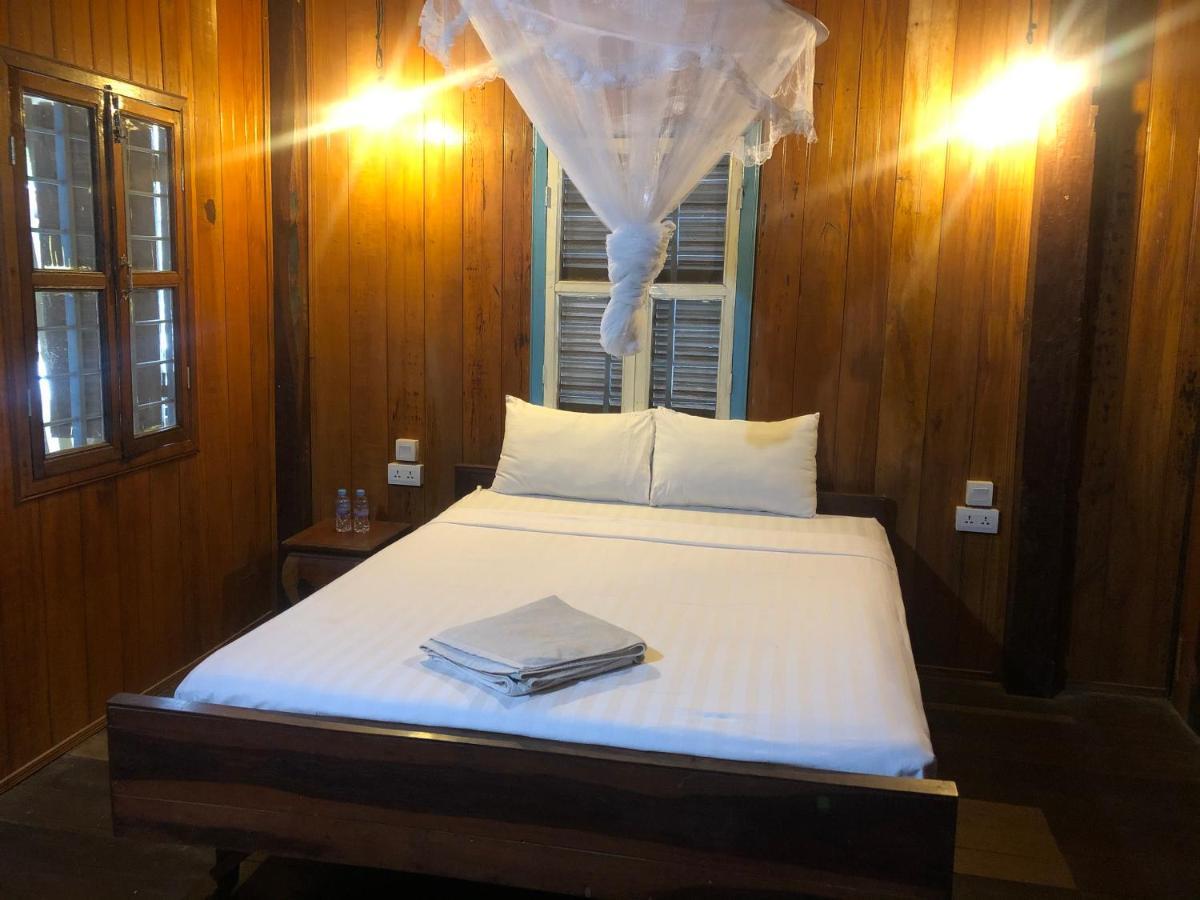 Nomad Guesthouse クラチエ エクステリア 写真